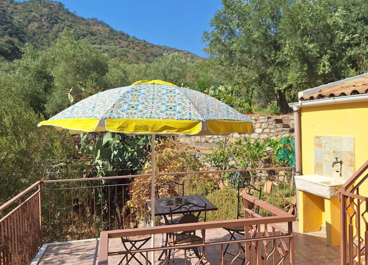 Casa Vacanze Geppy E Minu Gole Alcantara Motta Camastra